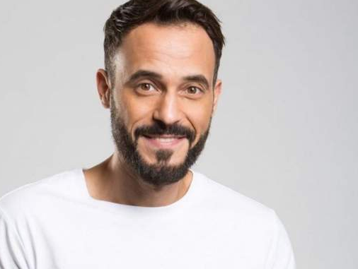 يوسف الشريف يحتفل بعيد زواجه الـ 13 